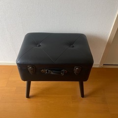 【美品】トランク型脚付きおしゃれ収納スツール　黒