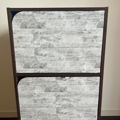 ニトリ　3段カラーボックス　扉付き　収納棚　の画像