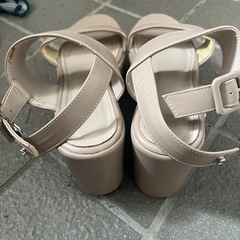 厚底サンダルの画像