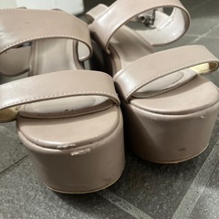 厚底サンダルの画像