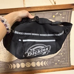 Dickies メッシュポケット ボディバッグ ブラックの画像
