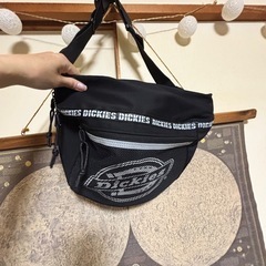 Dickies メッシュポケット ボディバッグ ブラック