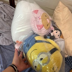 ぬいぐるみなどビニール袋いっぱい色々の画像