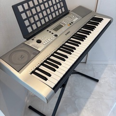 【美品】YAMAHAキーボード　スタンド・譜面台付きの画像