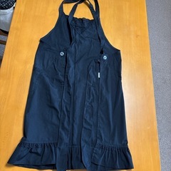 黒　エプロンの画像
