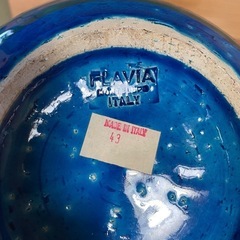 FLAVIA 青い陶器の花瓶　壺の画像