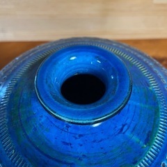 FLAVIA 青い陶器の花瓶　壺の画像