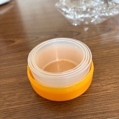 【譲り先決まりました】
携帯コンパクトカップ　錠剤ケース付の画像