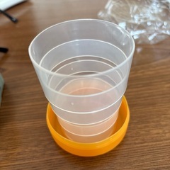 【譲り先決まりました】
携帯コンパクトカップ　錠剤ケース付の画像
