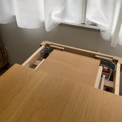 ダイニングテーブル/伸縮可能/IKEA/ナチュラルの画像