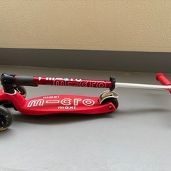 キックボード　マイクロ　赤　折り畳み可能の画像