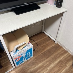 ニトリ　パソコンデスク　机