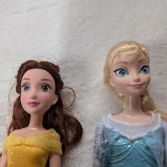 エルサとベルの人形セットの画像