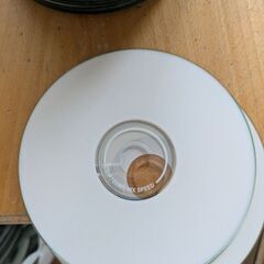 CDﾃﾞｰﾀ焼付用ﾎﾜｲﾄﾚｰﾍﾞﾙ(むきだし)必要な方はｹｰｽのみも多くありますの画像