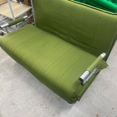 リサイクルショップどりーむ天保山店　No2462 ソファベッド　とっても落ち着く抹茶色🎵　広げればマットレス代わりにも🎵の画像