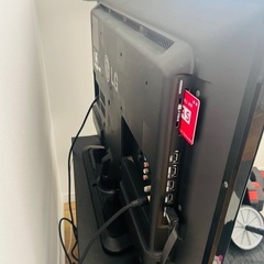 32インチ　テレビ　LG 及びテレビ台の画像