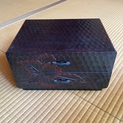鎌倉彫の小物入れ