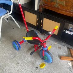 リサイクルショップどりーむ天保山店　No2500 三輪車　取っ手付き