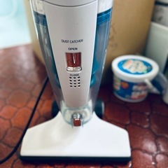 ツインバード　スティッククリーナー コード式 自立します！　2021年製の画像