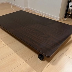 高さが調整できるテーブル
