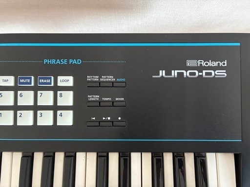 シンセサイザー　ローランドJUNO-DS 中古