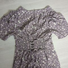 花柄薄紫色ロングワンピースの画像