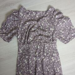 花柄薄紫色ロングワンピースの画像
