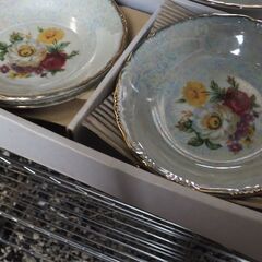 ギフト品、サラダ用、器のセット、大皿23センチ1、小皿14センチ5枚、木製スプーン、フォークの画像