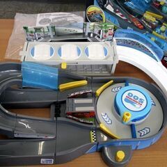 トミカ カーズ まわしてレーシング! 2wayサーキット TOMICA ミニカー ジオラマ 電池不要 ディズニー ピクサー disney PIXAR 札幌 北20条の画像