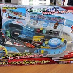 トミカ カーズ まわしてレーシング! 2wayサーキット TOMICA ミニカー ジオラマ 電池不要 ディズニー ピクサー disney PIXAR 札幌 北20条の画像