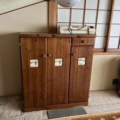 木製キャビネット