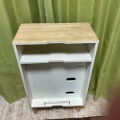 アンティーク風　チェストの画像