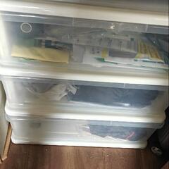 机、椅子、ぶたんなどの画像