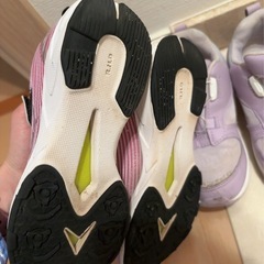 女児19.0スニーカー2足の画像