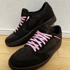Travis Scott × Nike Air Jordan 1...