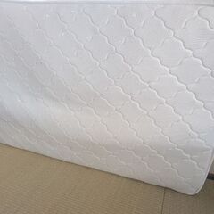 【値下げ・終了予定】パイプベッド、白、マットレス付きの画像