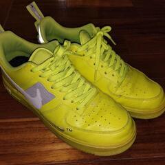 格安　NIKE AIR FORCE 1 