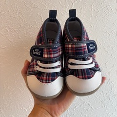 キッズ　新品　ベビー　シューズ　スニーカーの画像