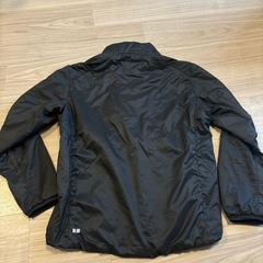 UNIQLO黒のジャンバーの画像