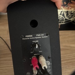 ターンテーブルとスピーカーの画像