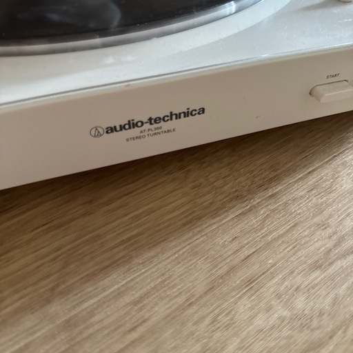 ターンテーブルとスピーカー