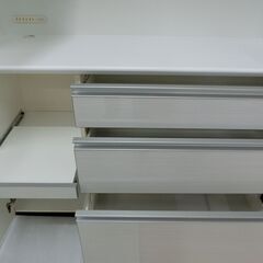 食器棚キッチンボードの画像