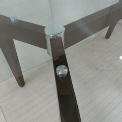 ダイニングガラステーブルの画像