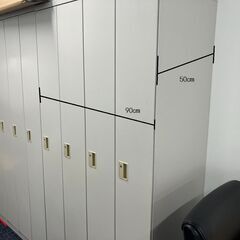 【6月末まで】約120㎝×90㎝×50㎝　4扉ロッカー　×2つ　...