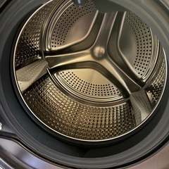 ドラム式洗濯機引取り中の画像
