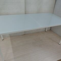 ダイニングガラステーブル