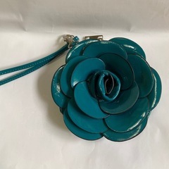 ターコイズ 花型ポーチ