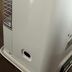 トヨトミ 石油ストーブ (木造8畳まで/コンクリート10畳まで) キャリングハンドル付 RS-H2900(W)の画像