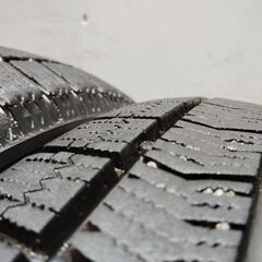 BS BRIDGESTONE BLIZZAK VRX2 205/60R16 16インチ スタッドレス 4本 22年製 バリ溝 アテンザスポーツ ビアンテ ヴォクシー等　(KTI330)クレジットカード QRコード決済可能の画像