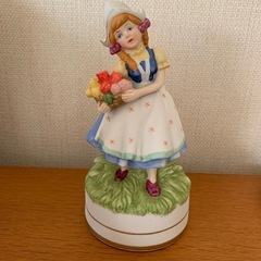 可愛い人形の置物　訳ありです